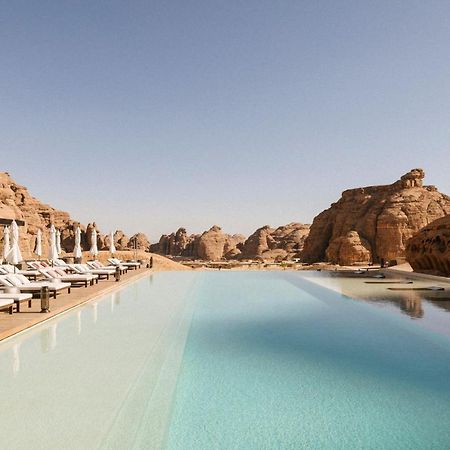 Hotel Our Habitas Alula Al-ʿUla Esterno foto The pool at the Bvlgari Resort