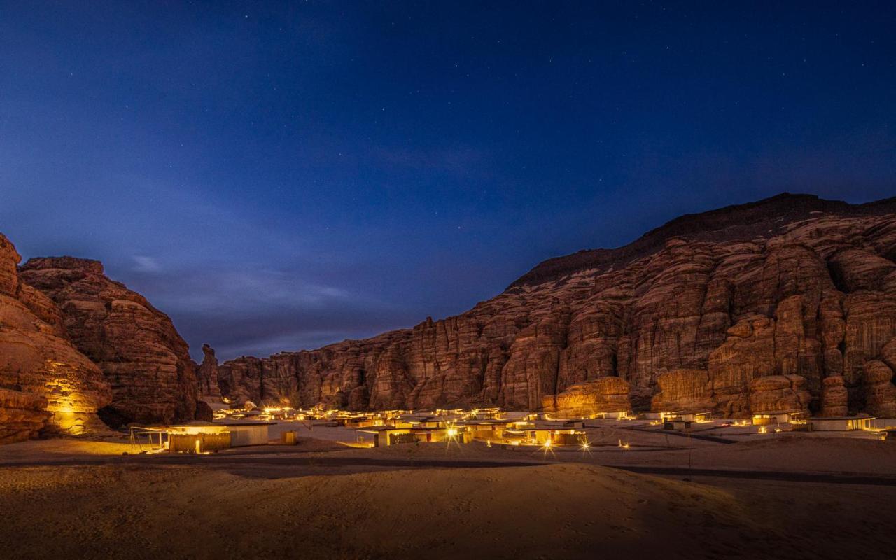 Hotel Our Habitas Alula Al-ʿUla Esterno foto Wadi Rum at night