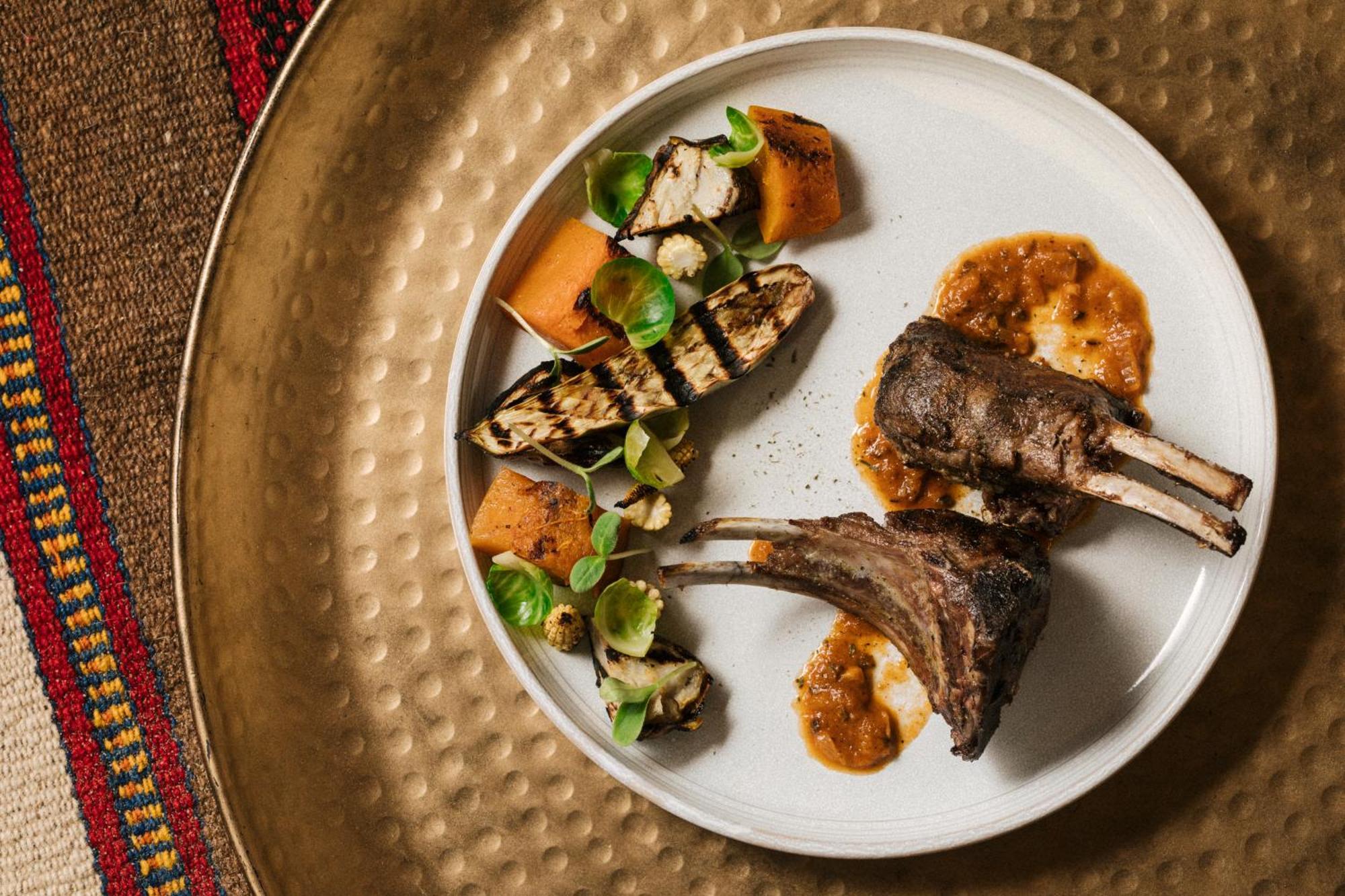 Hotel Our Habitas Alula Al-ʿUla Esterno foto Grilled lamb chops