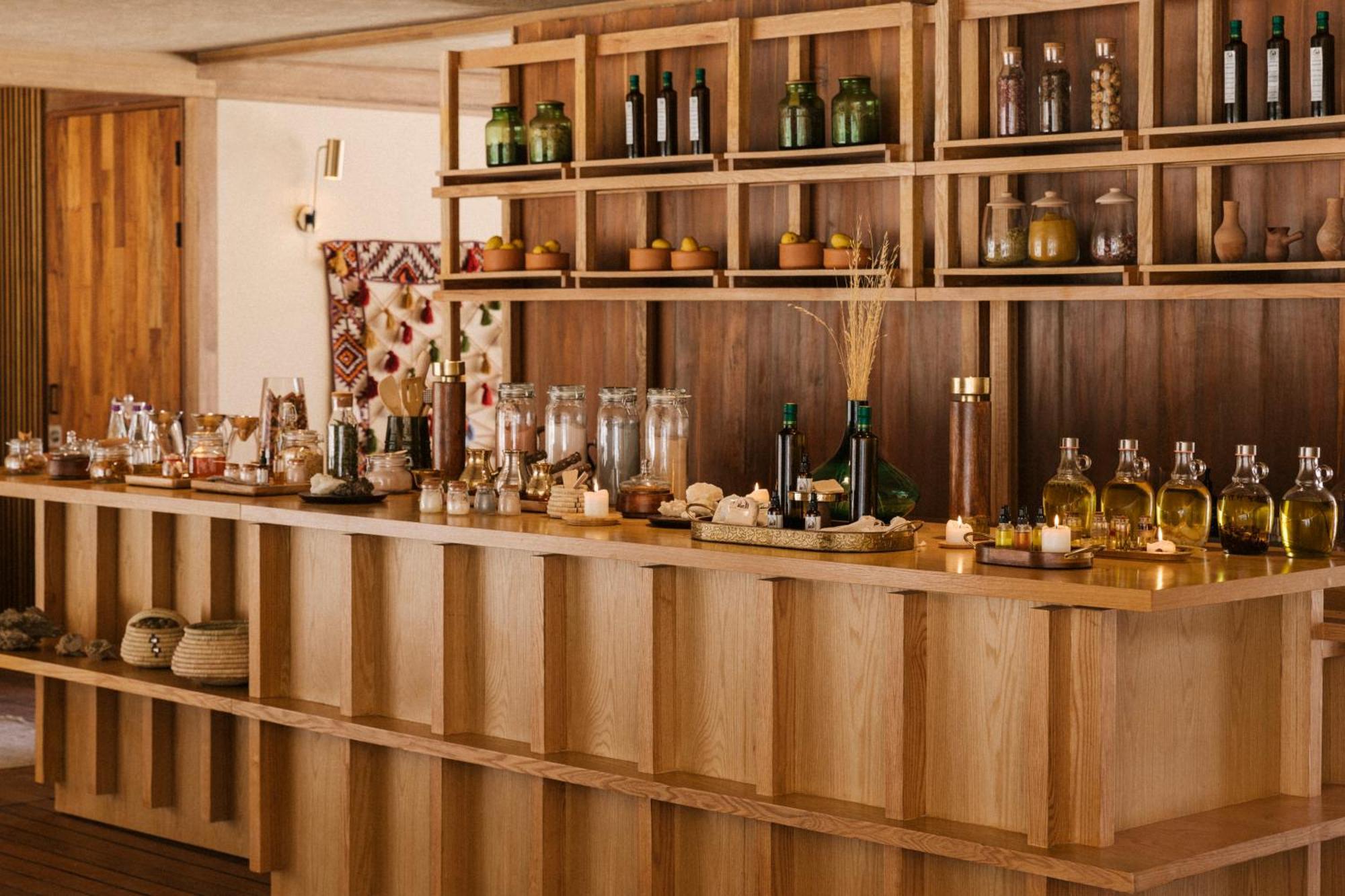 Hotel Our Habitas Alula Al-ʿUla Esterno foto A typical apothecary