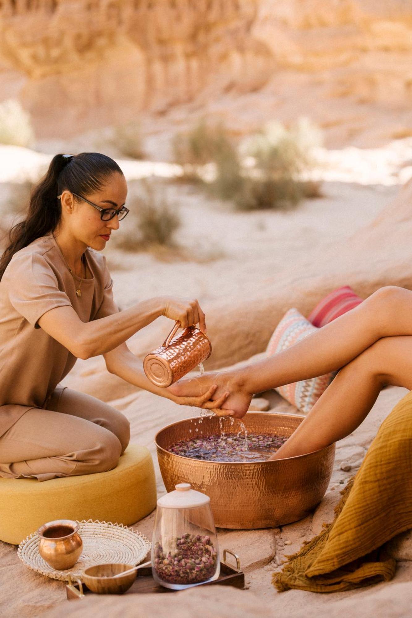Hotel Our Habitas Alula Al-ʿUla Esterno foto Ayurvedic foot massage