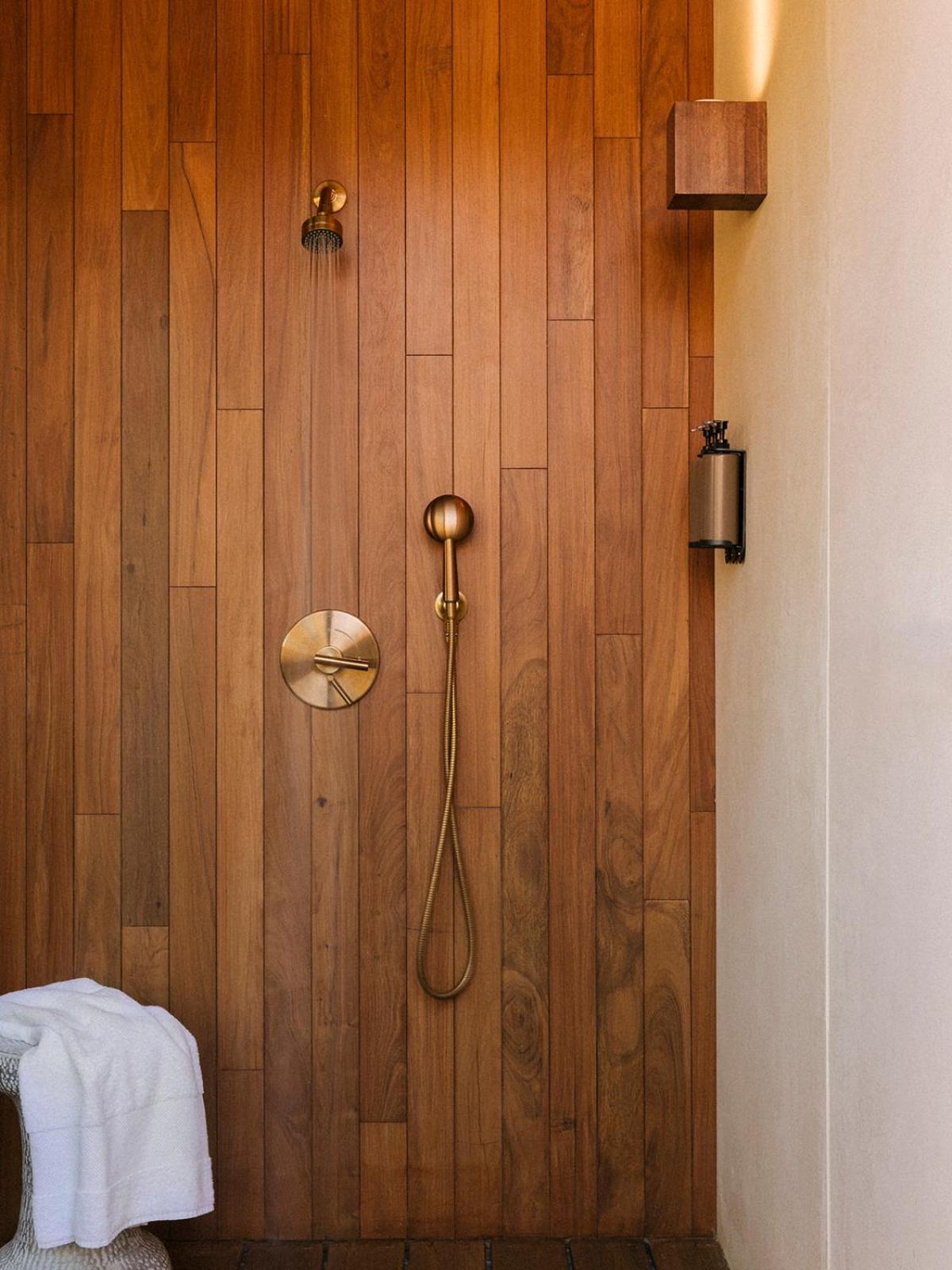 Hotel Our Habitas Alula Al-ʿUla Esterno foto A shower
