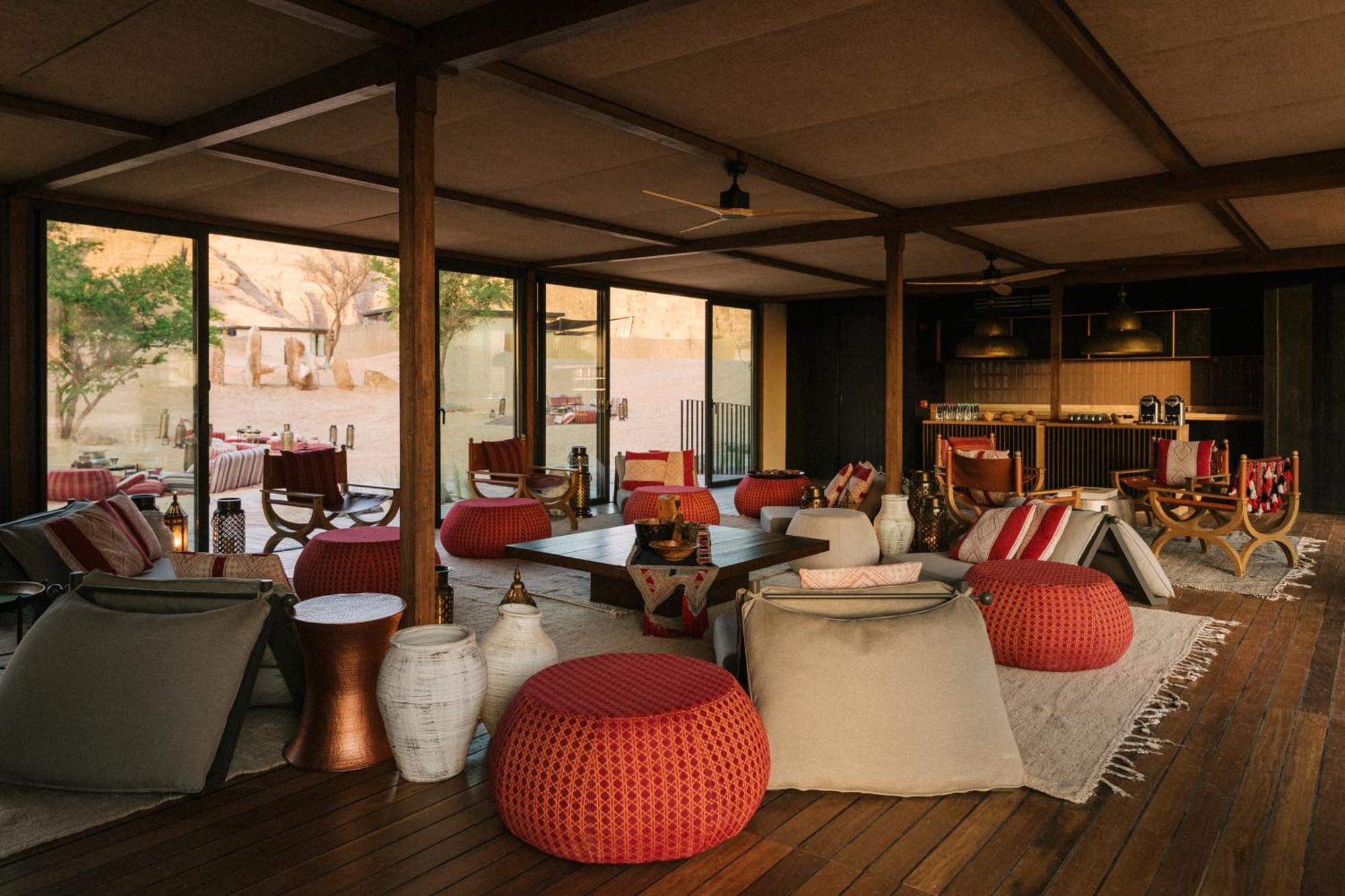 Hotel Our Habitas Alula Al-ʿUla Esterno foto The interior of the B2 lounge